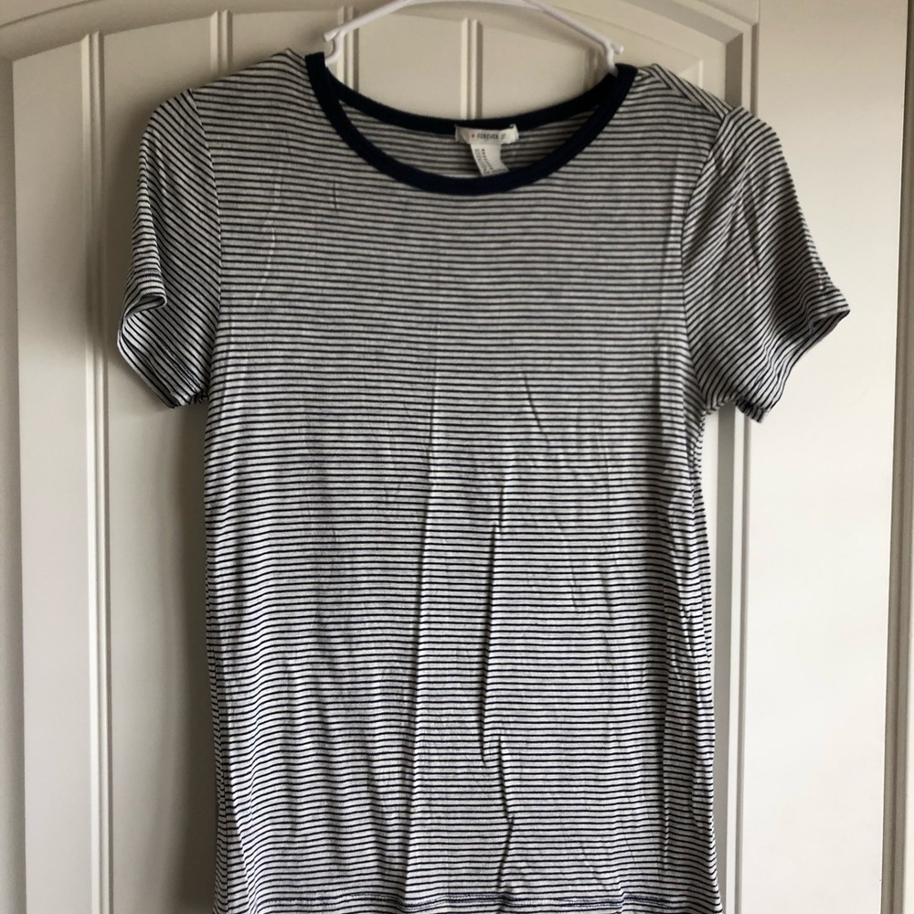 Navy blue striped short sleeve shirt
